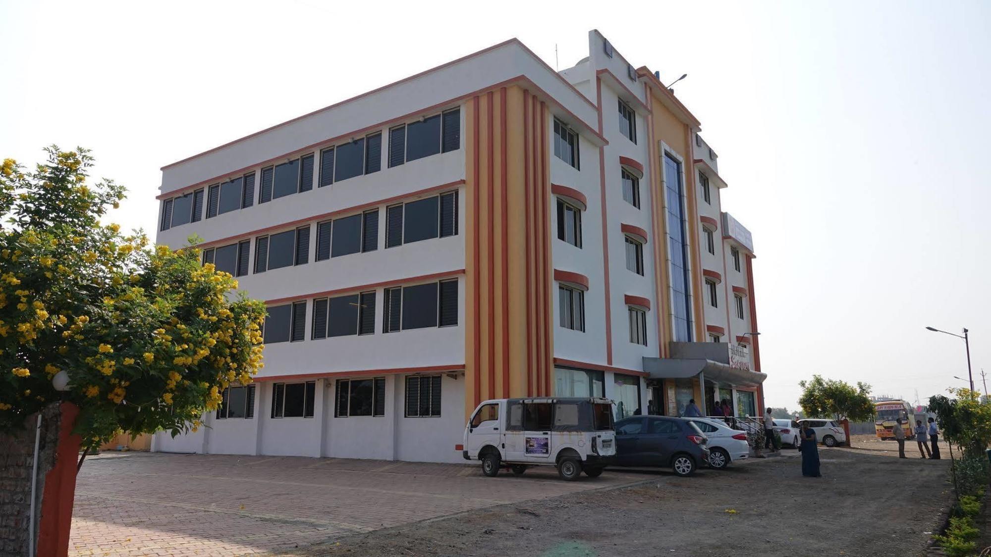 Hotel Sai Shraddha Shirdi Ngoại thất bức ảnh